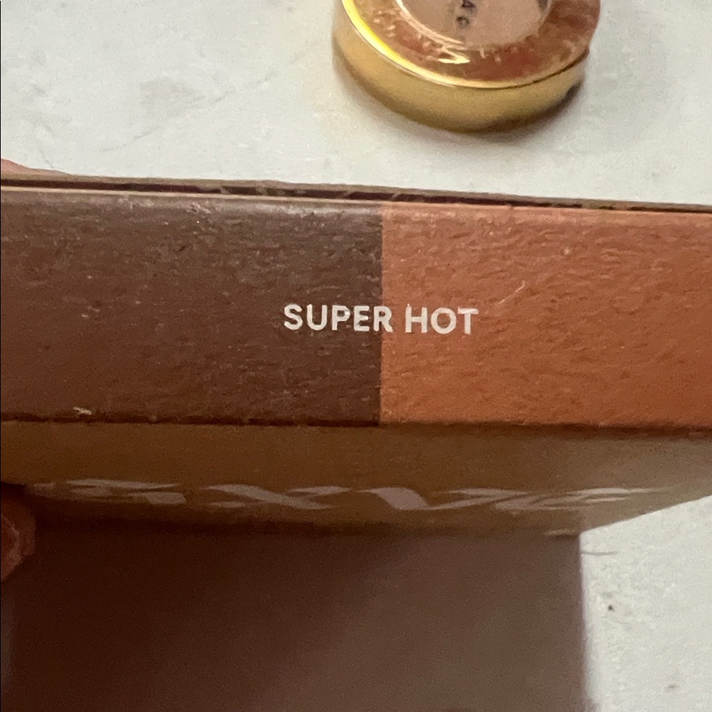 LORAC Gold Setting Powder - Picture 7 of 9